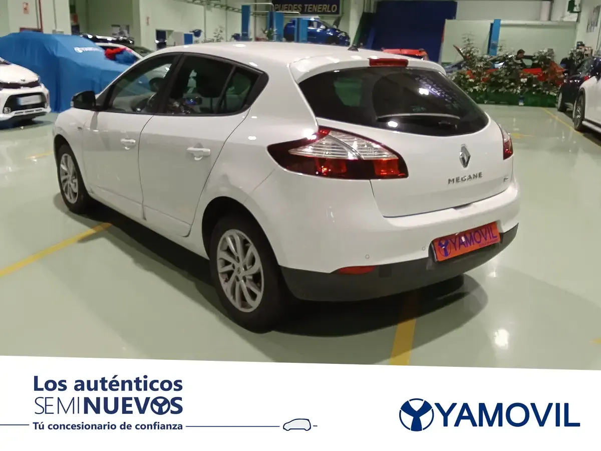 Usado Renault Mégane III LIMITED 115 CV (84 kW) 2015 Blanco
