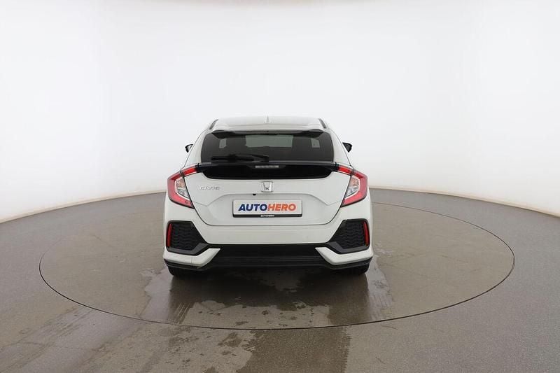 Usado Honda Civic Dynamic 126 CV (92 kW) 2019 Blanco Berlina