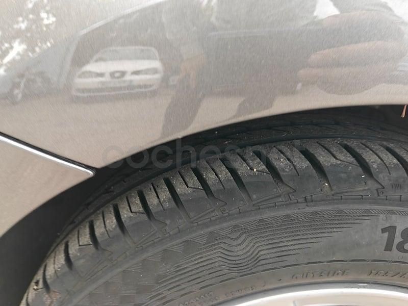 Usado VW Polo Advance 90 CV (66 kW) 2012 Gris / plata Utilitario