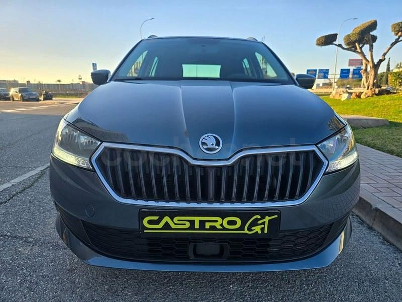 Usado Skoda Fabia Style 95 CV (69 kW) 2020 Gris / plata Berlina