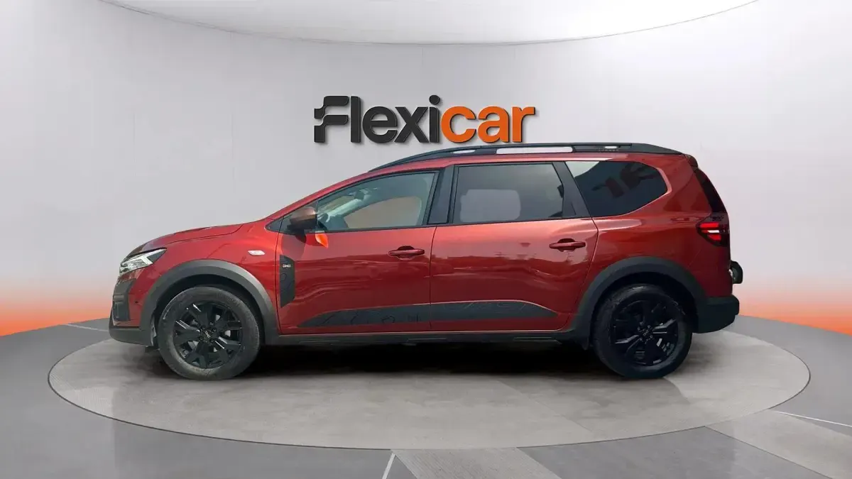 Usado Dacia Jogger Expression 110 CV (80 kW) 2023 Granate Monovolumen
