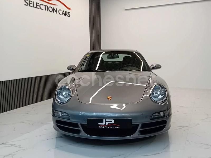 Gris / plata Usado 2005 Porsche 911 Carrera 4 Coupe | 59.900 € - Imagen 1/4