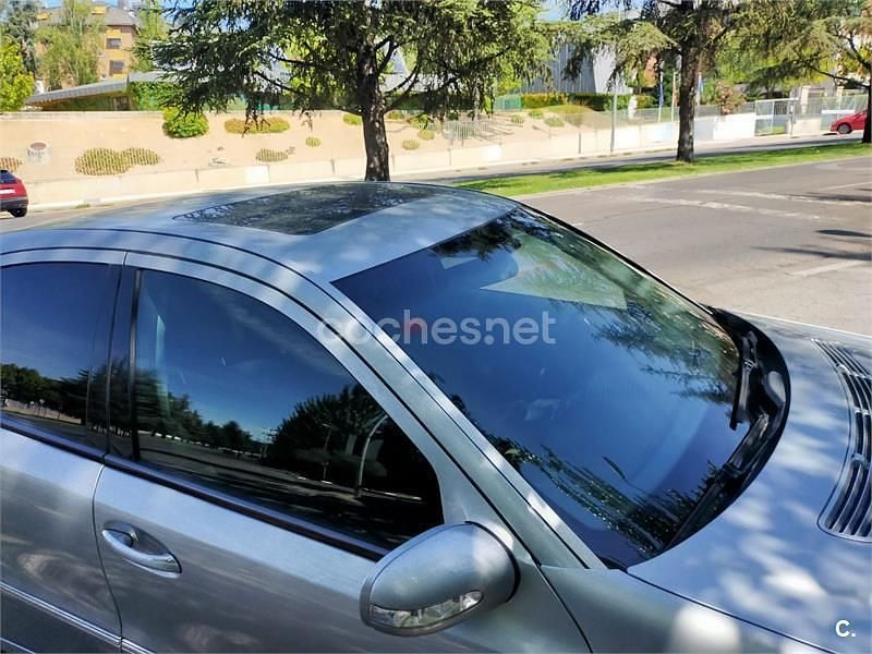 Gris / plata Usado 2002 Mercedes E270 Elegance Berlina | 3950 € (Un poco caro) - Imagen 1/4