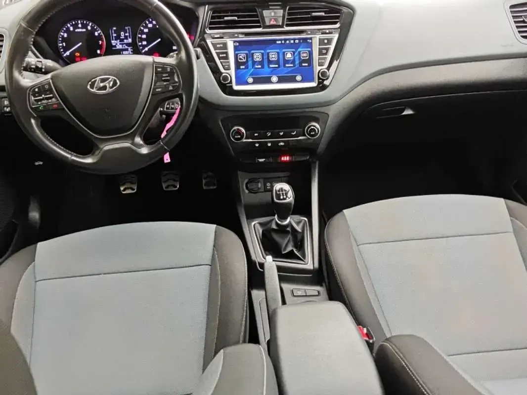 Usado Hyundai i20 Active 101 HP (74 kW) 2018 Branco Sedan