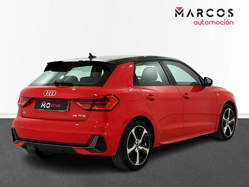 Usado Audi A1 Sportback Premium 95 CV (69 kW) 2022 Rojo Utilitario