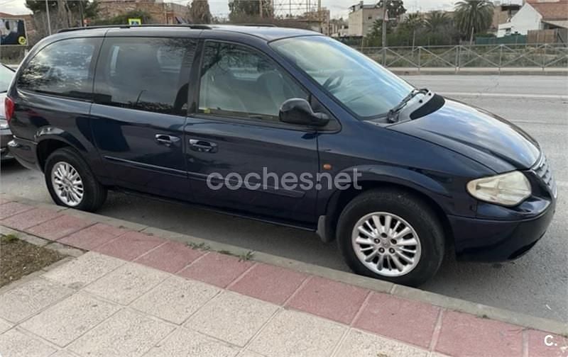 Usado Chrysler Grand Voyager Executive 150 CV (110 kW) 2006 Azul Monovolumen