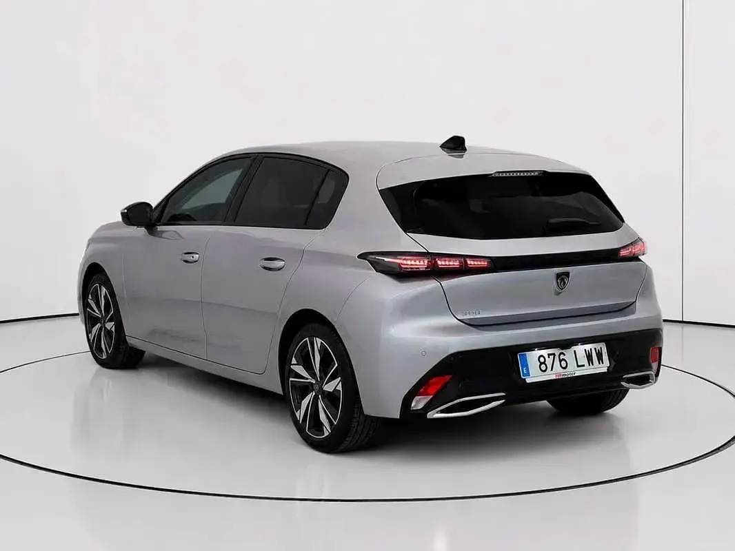Usado Peugeot 308 Allure 131 CV (96 kW) 2022 Gris Utilitario