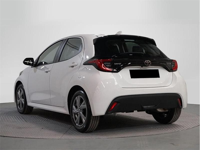 Usado Toyota Yaris Hybrid Active 116 CV (85 kW) 2024 Gris ágata Utilitario