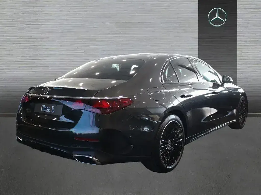 Nuevo Mercedes E220 197 CV (144 kW) 2026 Gris Berlina