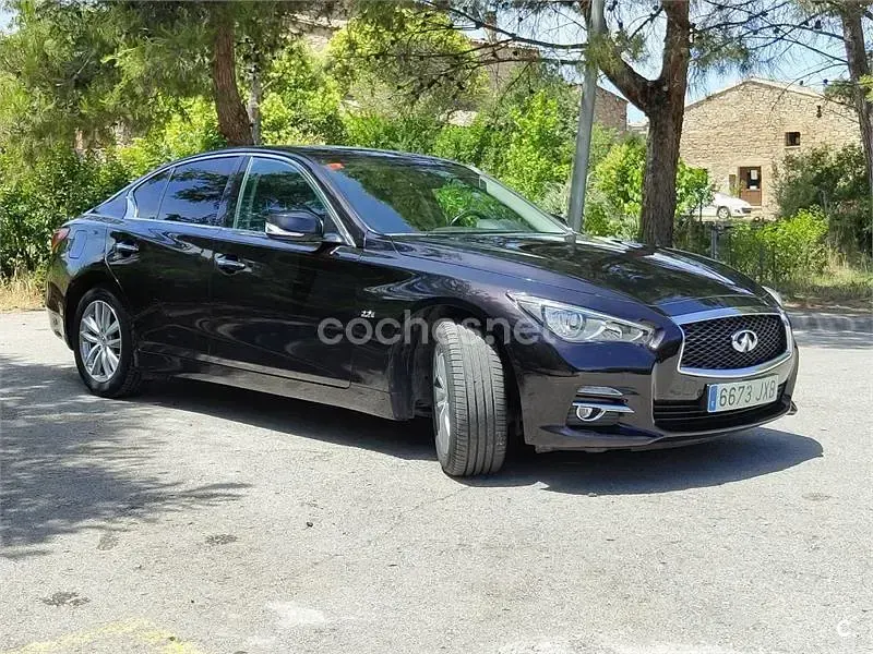 Usado Infiniti Q50 170 CV (125 kW) 2017 Negro Berlina