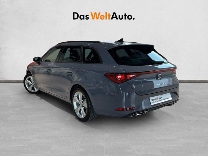 Gris Nuevo 2025 Seat Leon ST FR Familiar | 28.625 € (Precio justo) - Imagen 1/4