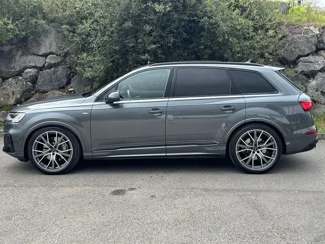 Usado Audi Q7 S-line plus 286 CV (210 kW) 2020 Gris SUV