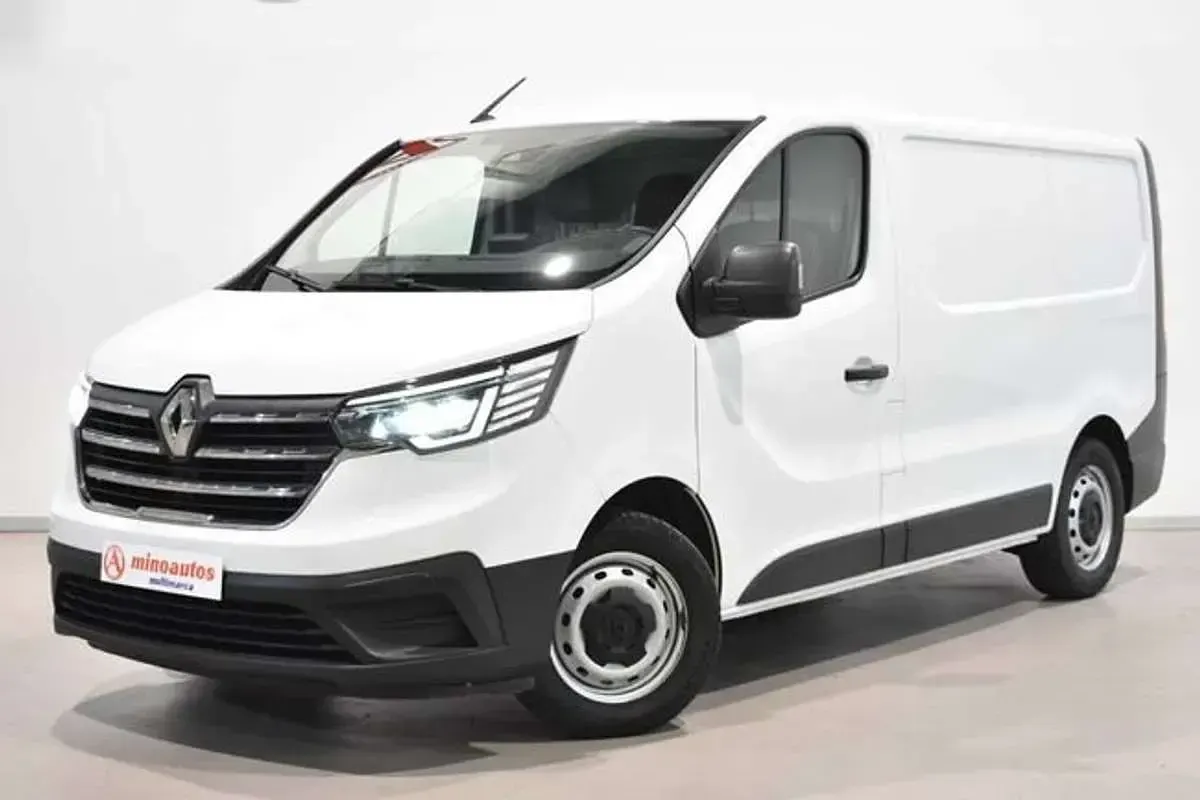 Usado Renault Trafic 131 CV (96 kW) 2022 Blanco Monovolumen