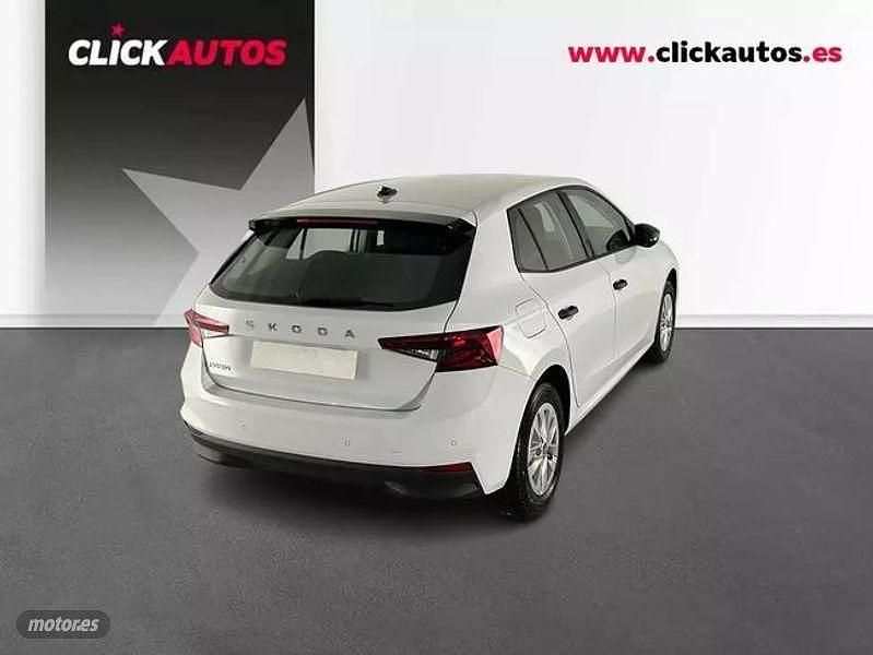 Usado Skoda Fabia Essence 80 CV (58 kW) 2025 Blanco Utilitario