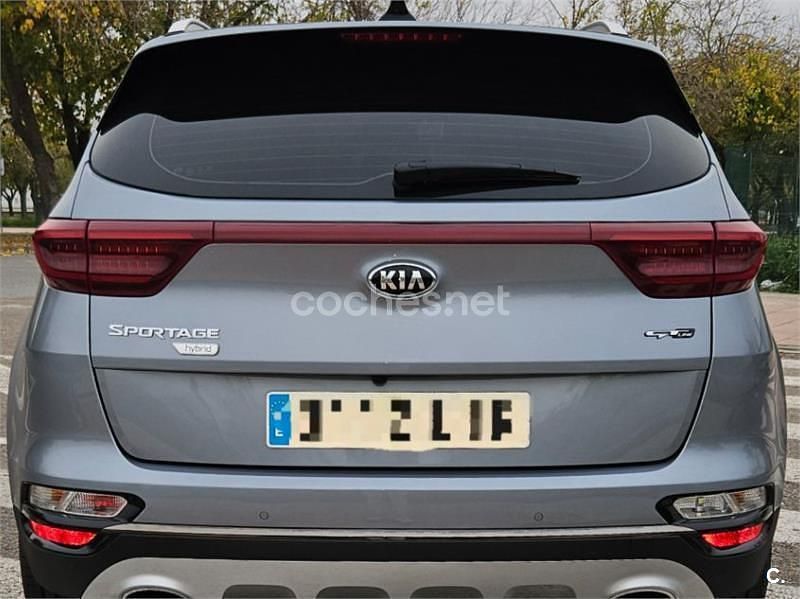 Usado Kia Sportage GT-Line 136 CV (100 kW) 2021 Gris / plata SUV