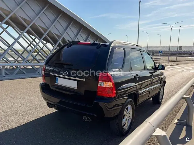 Usado Kia Sportage 140 CV (102 kW) 2008 Negro SUV