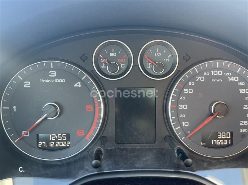 Usado Audi A3 Attraction 105 CV (77 kW) 2010 Blanco Berlina