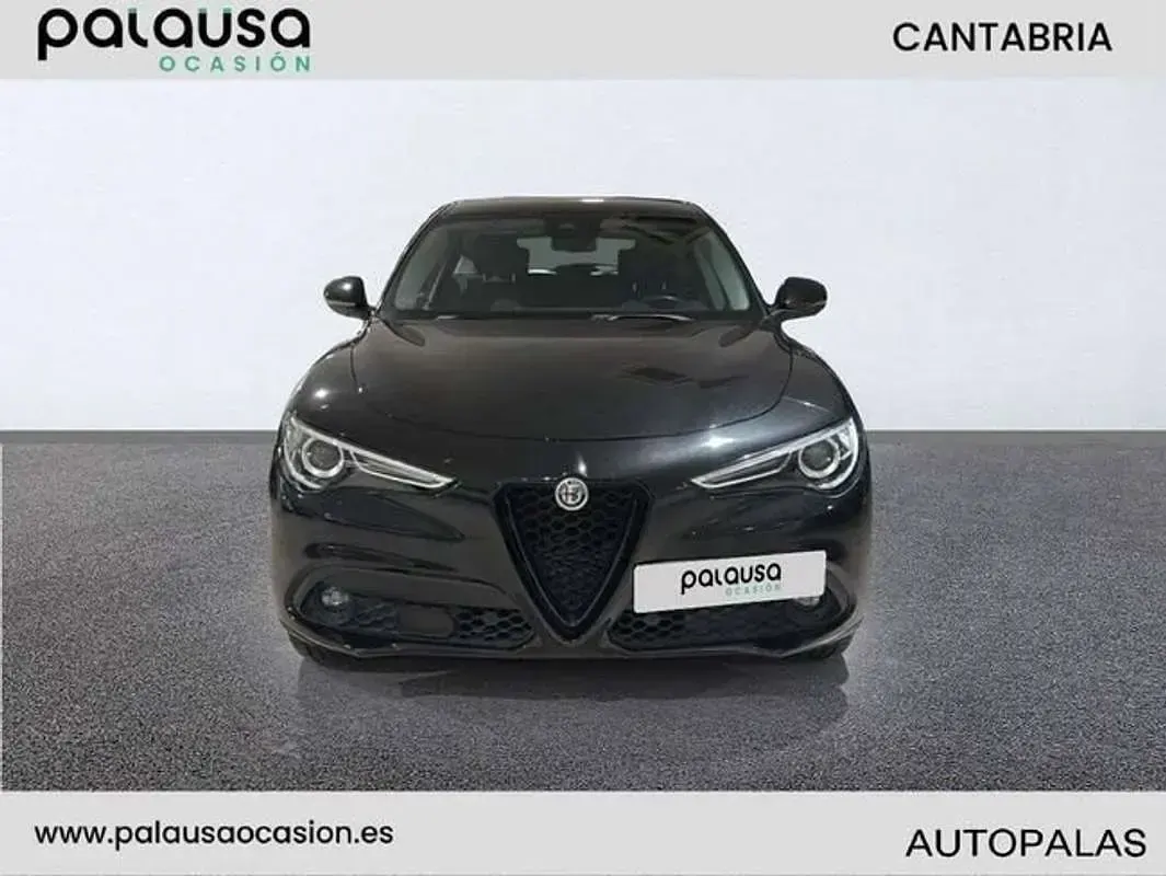 Usado Alfa Romeo Stelvio Sprint 192 CV (141 kW) 2020 Negro SUV