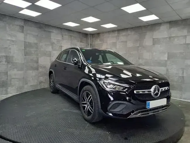 Usado Mercedes GLA220 220 CV (161 kW) 2022 Negro SUV