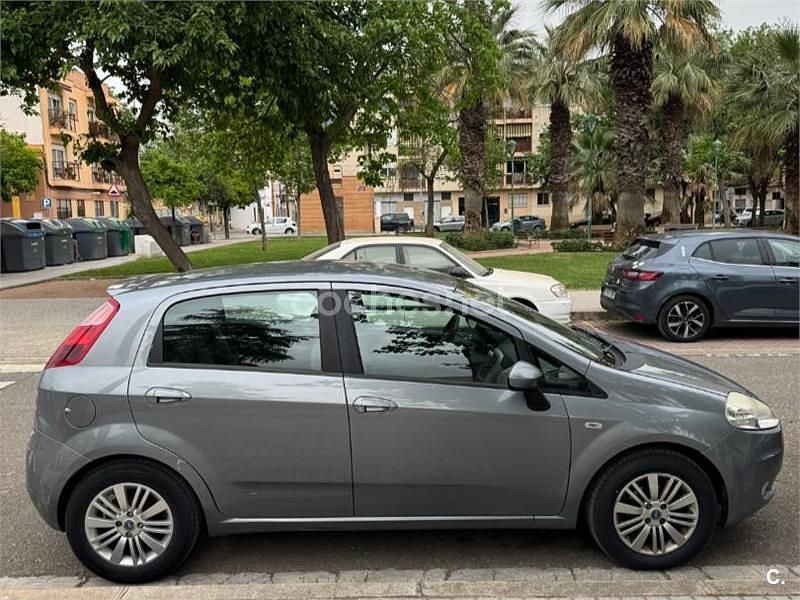 Usado Fiat Grande Punto Active 75 CV (55 kW) 2006 Gris / plata Utilitario