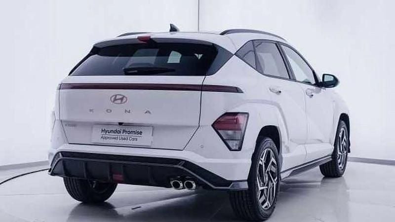 Usado Hyundai Kona N Line 129 CV (94 kW) 2025 Violeta/lila SUV