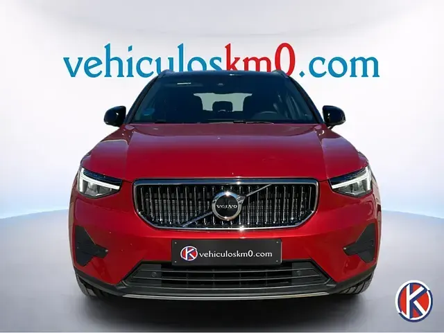 Usado Volvo XC40 Core 211 HP (155 kW) 2022 Vermelho SUV