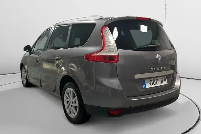 Usado Renault Scénic III 116 CV (85 kW) 2015 Gris Monovolumen