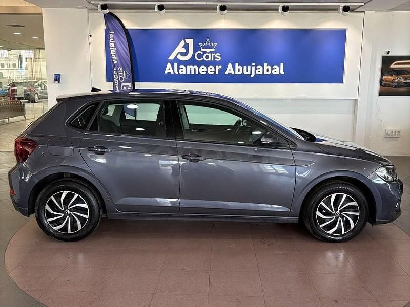 Usado VW Polo Life 95 CV (69 kW) 2022 Gris / plata Utilitario