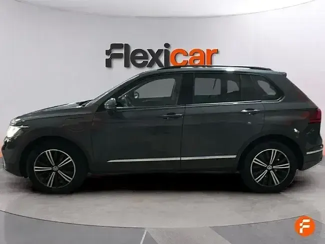 Usado VW Tiguan Life 245 CV (180 kW) 2022 Gris SUV