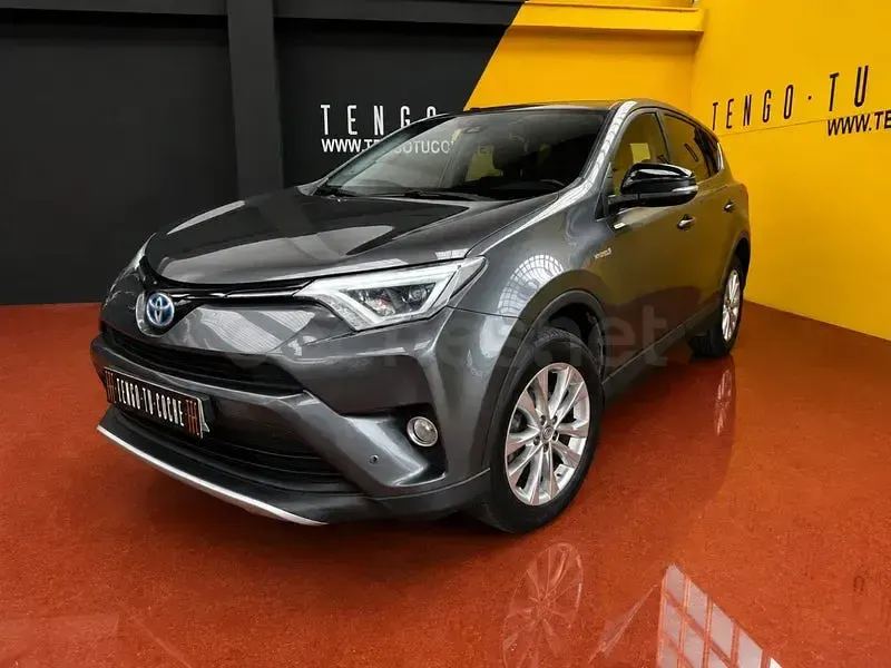 Usado Toyota RAV4 Hybrid Advance 197 CV (144 kW) 2016 Gris / plata SUV