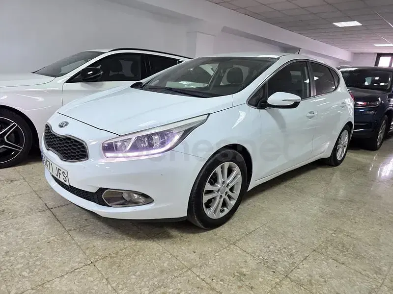 Usado Kia Ceed GT 128 CV (94 kW) 2015 Blanco Berlina