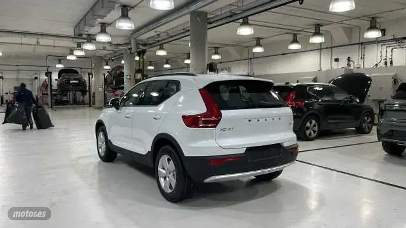 Nuevo Volvo XC40 163 CV (119 kW) 2026 Blanco SUV