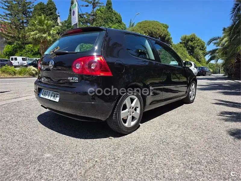 Usado VW Golf V Sportline 140 CV (102 kW) 2007 Negro Berlina