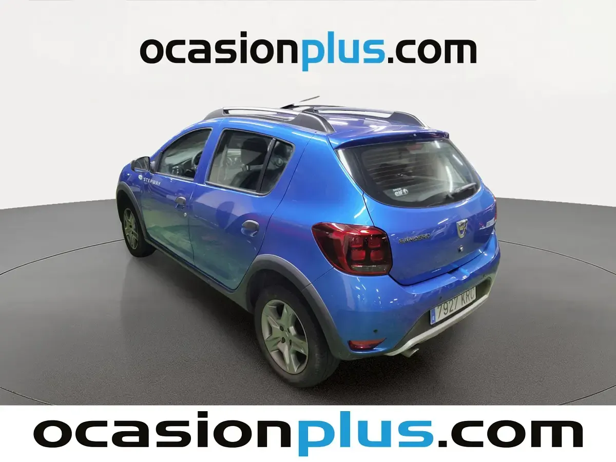 Usado Dacia Sandero Comfort 90 CV (66 kW) 2018 Azul Utilitario