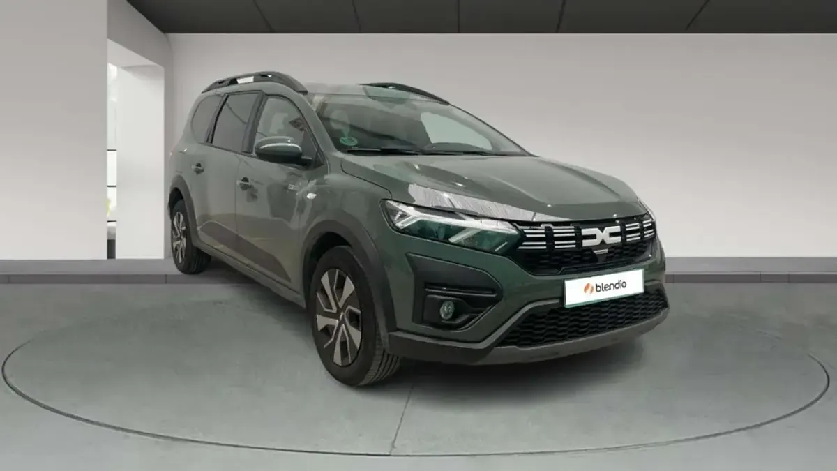 Usado Dacia Jogger Expression 110 CV (80 kW) 2025 Verde Monovolumen