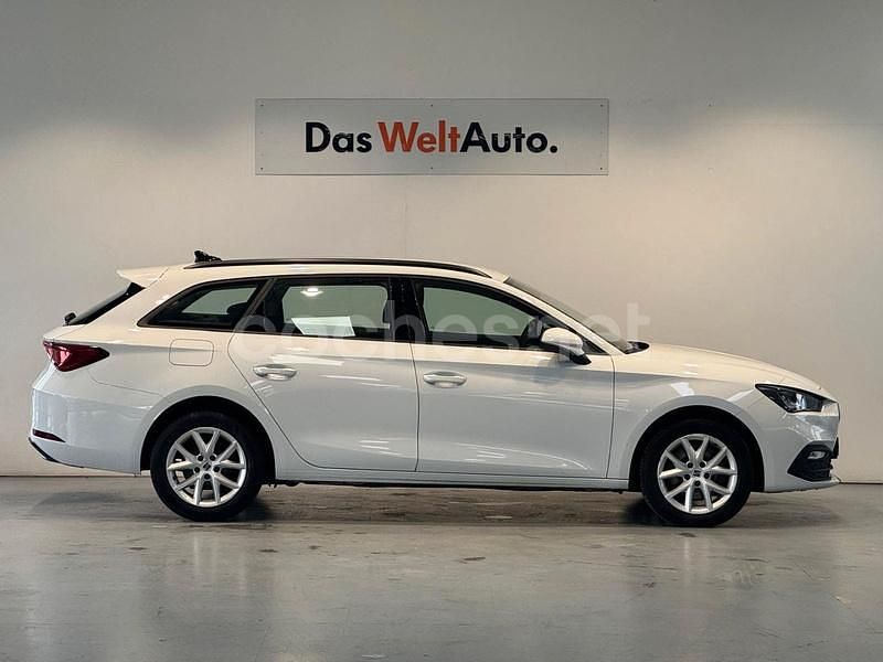 Usado Seat Leon Reference 115 CV (84 kW) 2022 Blanco Familiar