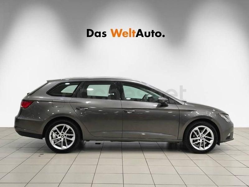 Usado Seat Leon Style 125 CV (91 kW) 2017 Beige Familiar