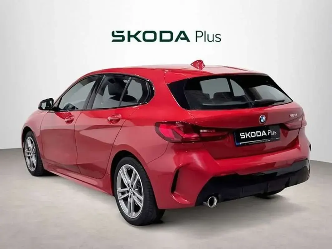 Usado BMW 116 Comfort Edition 116 CV (85 kW) 2022 Rojo Utilitario