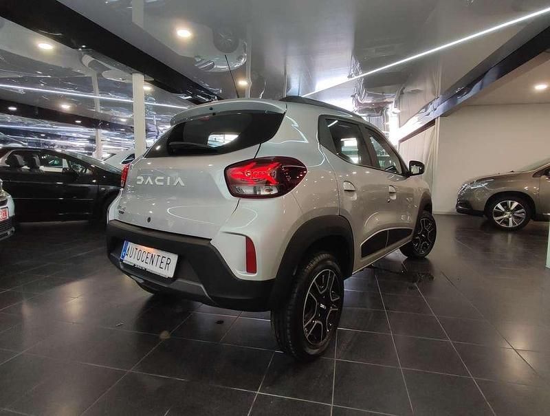 Usado Dacia Spring Expression 33 kW (45 CV) 2024 Gris Utilitario