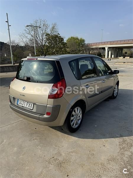 Usado Renault Scénic II 130 CV (95 kW) 2007 Beige Monovolumen