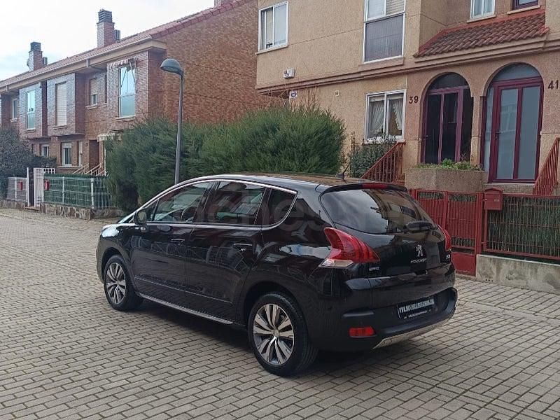Usado Peugeot 3008 Allure 120 CV (88 kW) 2016 Negro SUV