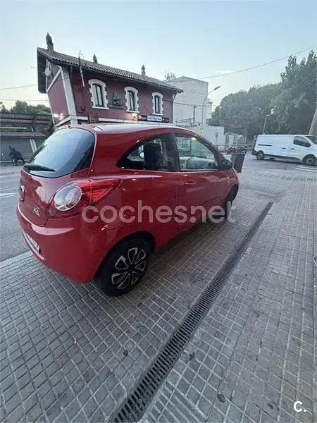 Usado Ford Ka 69 CV (50 kW) 2013 Rojo Utilitario