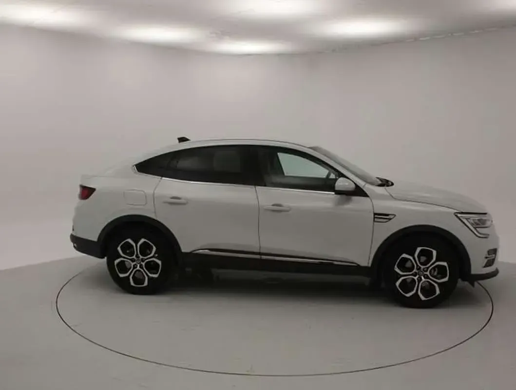 Usado Renault Arkana Zen 145 CV (106 kW) 2022 Blanco SUV