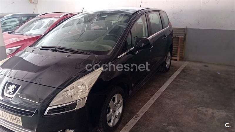 Usado Peugeot 5008 Active 150 CV (110 kW) 2011 Negro Monovolumen