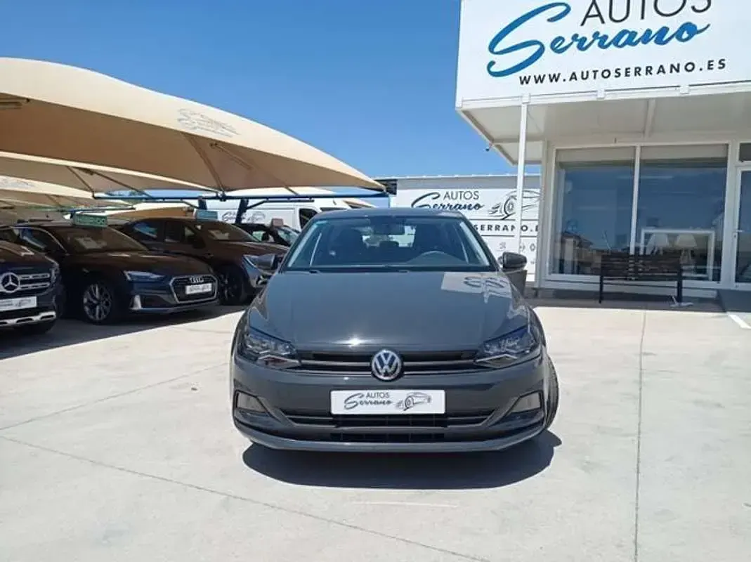 Usado VW Polo Edition 80 CV (58 kW) 2021 Gris Utilitario