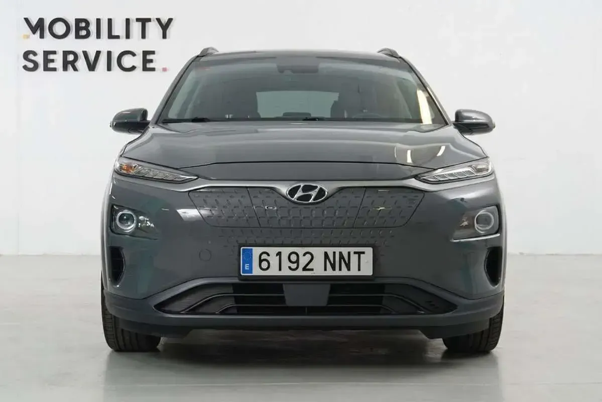 Usado Hyundai Kona Style 150 kW (204 CV) 2020 Gris SUV