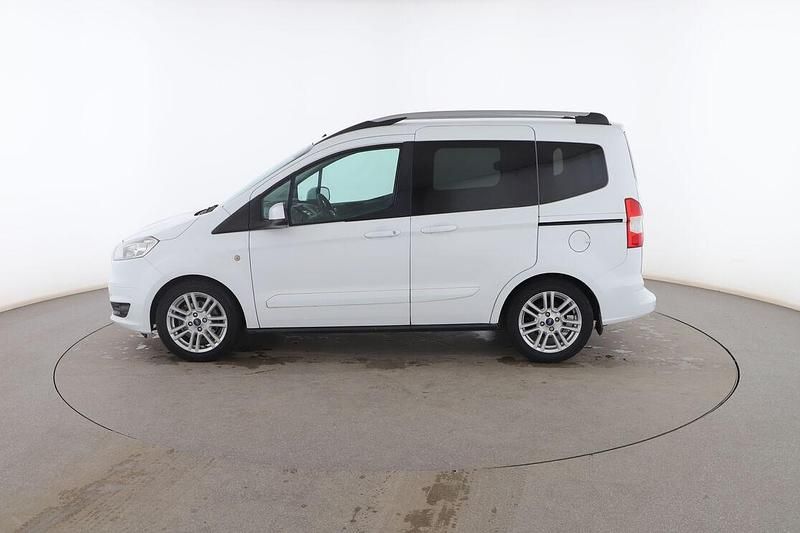 Usado Ford Tourneo Courier Titanium 100 CV (73 kW) 2016 Blanco Monovolumen