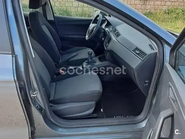 Usado Seat Ibiza Style 95 CV (69 kW) 2017 Gris / plata Berlina