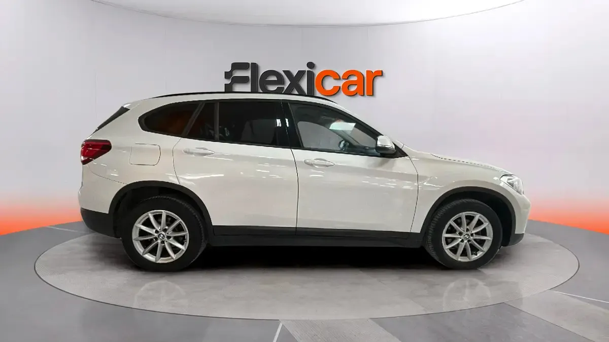 Używany BMW X1 116 KM (85 kW) 2020 Biały SUV