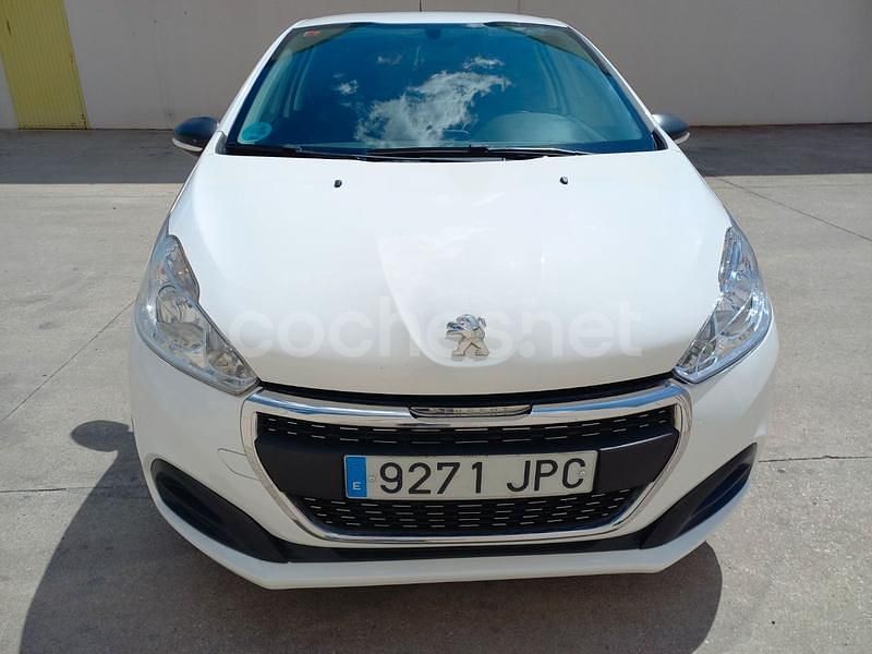Blanco Usado 2016 Peugeot 208 Access Utilitario | 6800 € (Buen precio) - Imagen 1/4
